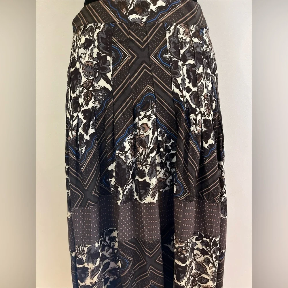 Free People Printed Paradise Skirt, size 10, lightweight and stylish for fall. - Picture 3 of 11